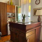 Apartament S Balkonom 10 Metara Od Mora *