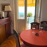 S Balkonom 10 Metara Od Mora Apartament