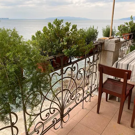 S Balkonom 10 Metara Od Mora * Опатия