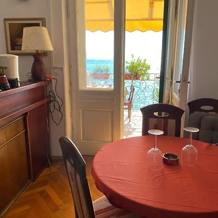 S Balkonom 10 Metara Od Mora Apartament