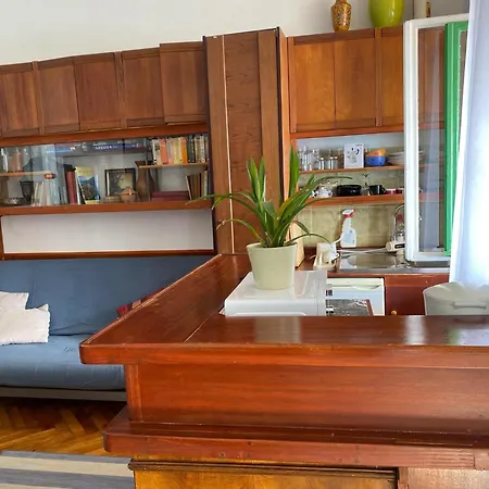 S Balkonom 10 Metara Od Mora