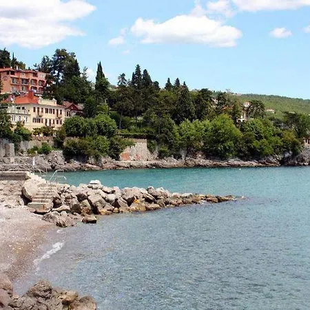 Appartement S Balkonom 10 Metara Od Mora