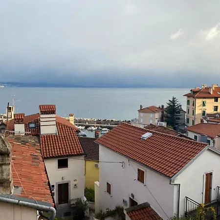 S Balkonom 10 Metara Od Mora Appartement