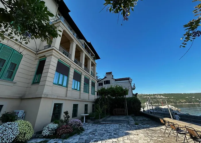 Apartament S Balkonom 10 Metara Od Mora Opatija